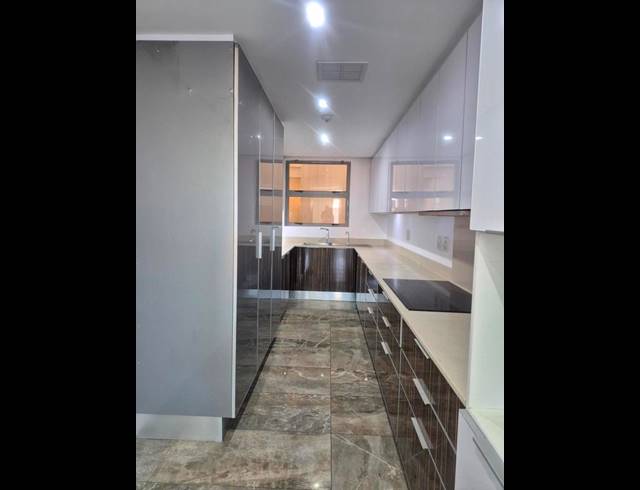 4 BEDROOM APARTMENT FOR SALE IN UMHLANGA RIDGE